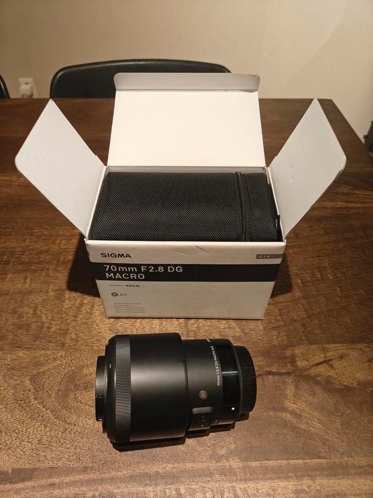 Sigma Art 70mm F2.8 DG MACRO Lens, Audio, Tv en Foto, Fotografie | Lenzen en Objectieven, Zo goed als nieuw, Macrolens, Ophalen of Verzenden