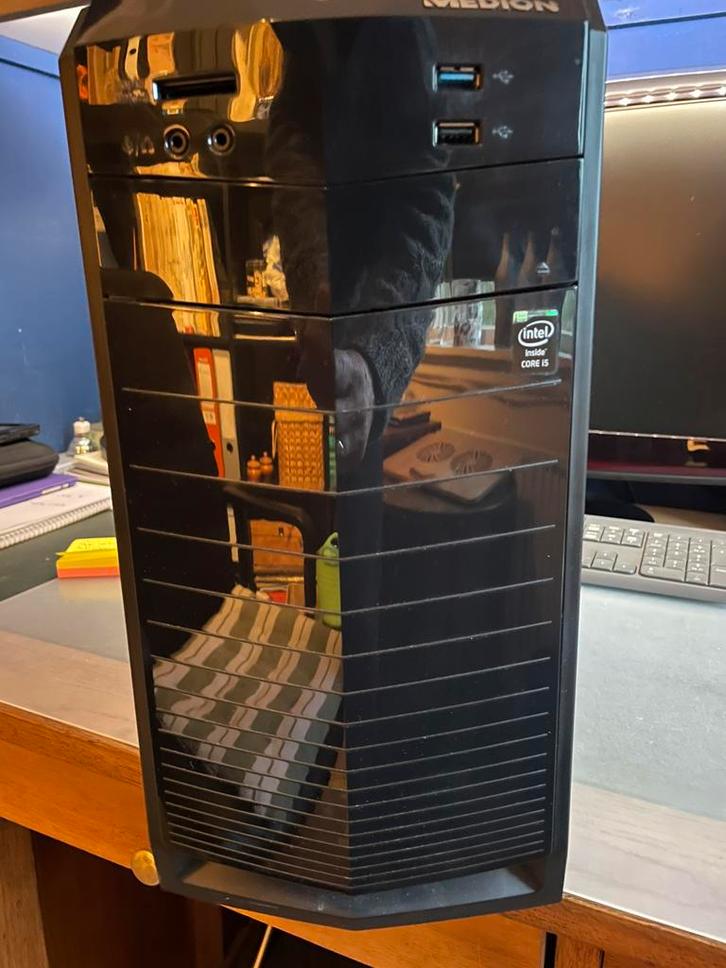 Medion desktop pc, Computers en Software, Desktop Pc's, Gebruikt, HDD, 8 GB, Met videokaart, Gaming, Ophalen