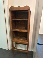 Oude houten kastje met planken, Met plank(en), Gebruikt, 150 tot 200 cm, 25 tot 50 cm