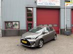 Toyota Yaris 1.5 Hybrid Trend Bi-Tone Navi Stoelverwarming N, Gebruikt, 4 cilinders, Bedrijf, 48 €/maand
