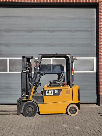 Heftruck CAT 2500 Kg Triplex Sideshift 2011 4750 mm beschikbaar voor biedingen