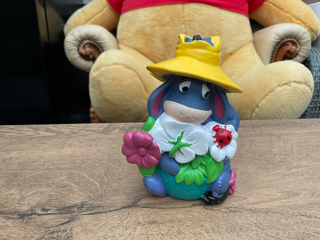 Nieuwe zgan Disney Ieoor Eeyore spaarpot met dop kunststof, Ophalen, Winnie de Poeh of vrienden, Nieuw, Beeldje of Figuurtje