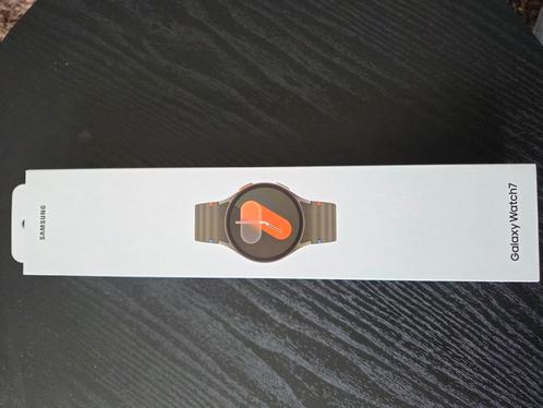 Te koop: Nieuwe Galaxy Watch 7 (Groen, 40mm) – €145, Sieraden, Tassen en Uiterlijk, Smartwatches, Nieuw, Android, Groen, Afstand