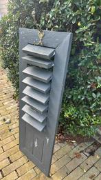 Brocant louvre luik, Ophalen