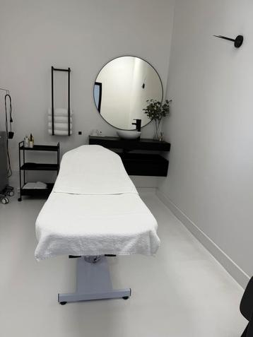 PRAKTIJK RUIMTE TE HUUR - SCHIEDAM beschikbaar voor biedingen