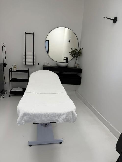 PRAKTIJK RUIMTE TE HUUR - SCHIEDAM, Diensten en Vakmensen, Schoonheidsspecialisten | Overige