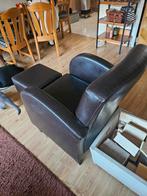 Comfortabele bruine stoel met voetenbank, Overige materialen, Gebruikt, Ophalen of Verzenden, 50 tot 75 cm