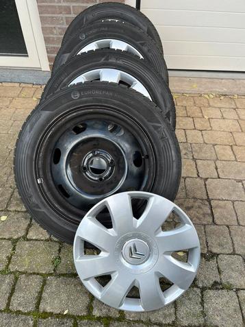 Set stalen velgen met winterbanden 7,5 mm, maat 215 55 R16 beschikbaar voor biedingen