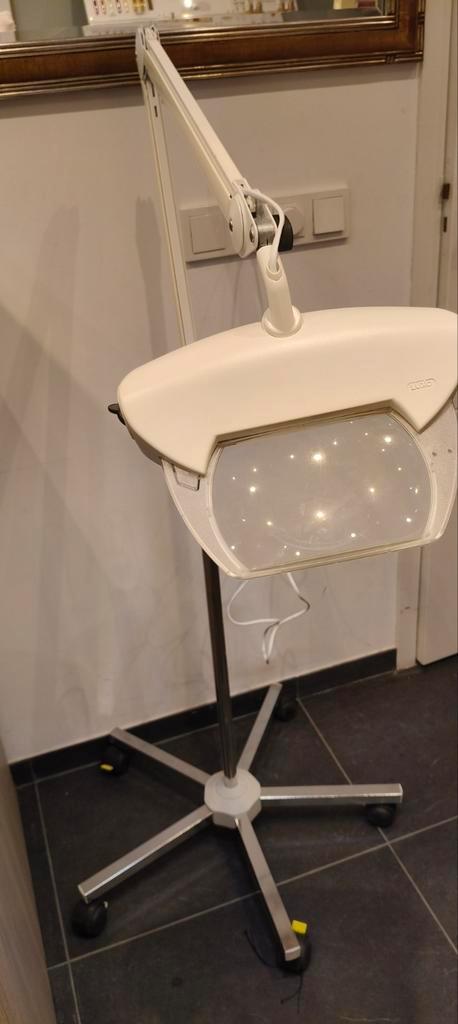 Luxo Loupelamp op Statief - Ideaal voor Handwerken!, Huis en Inrichting, Lampen | Vloerlampen, Ophalen