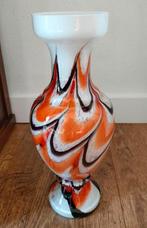 Vintage Carlo Moretti opaline glas vaas.
Hoogte: 37 cm.
Hand, Antiek en Kunst, Antiek | Vazen, Ophalen