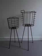 2x zwarte metalen Mica Decorations Midar plantenstandaard, Ophalen, Minder dan 60 cm, Rond, Zo goed als nieuw