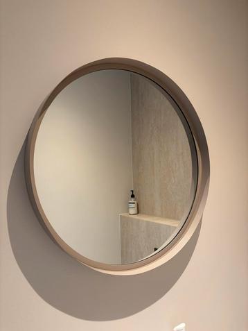 Nieuwe spiegel in verpakking