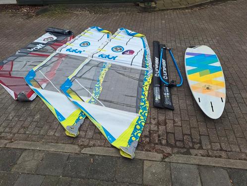 Complete windsurfset // Quattro + Northsails, Watersport en Boten, Windsurfen, Gebruikt, Complete set, Ophalen