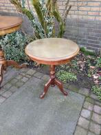 Antiek vol houten wijntafeltje foto 1 t/m 3