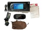 PSP 1004 Black + Tasje (Playstation Portable) (BOXED) (07)