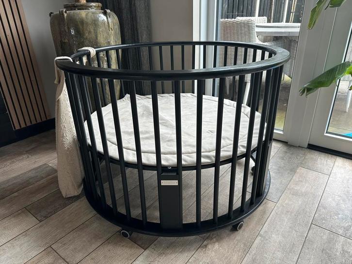 Bopita mat zwarte ronde box ZGAN / Box Rondo Matte Black, Kinderen en Baby's, Boxen, Zo goed als nieuw, Rond, Wieltjes, Ophalen