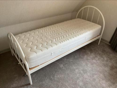 2 MOOIE KINDER LEDIKANTEN MET VERSTELBARE LATTENBODEMS., Huis en Inrichting, Slaapkamer | Bedden, Gebruikt, Eenpersoons, 90 cm