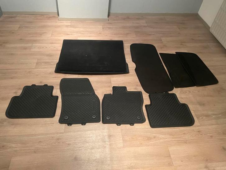 Rubber Mattenset en zonneschermen VW Tiguan - Complete Set, Auto-onderdelen, Interieur en Bekleding, Volkswagen, Nieuw, Ophalen