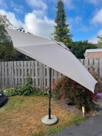 Parasol beschikbaar voor biedingen