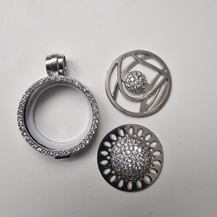 MY imenso medallion set en 2x insignia 55% korting, Sieraden, Tassen en Uiterlijk, Kettinghangers, Zo goed als nieuw, Zilver, Zilver