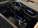 Volkswagen T-Roc 1.5 TSI Sport 150 PK |VIRTUAL|PANO|DEALER O, Auto's, Volkswagen, Stof, Huisgarantie, 4 cilinders, Bedrijf