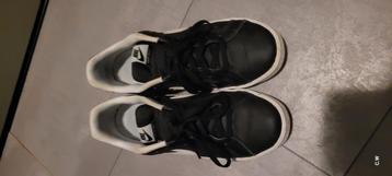 NIKE sportschoenen maat 45. beschikbaar voor biedingen