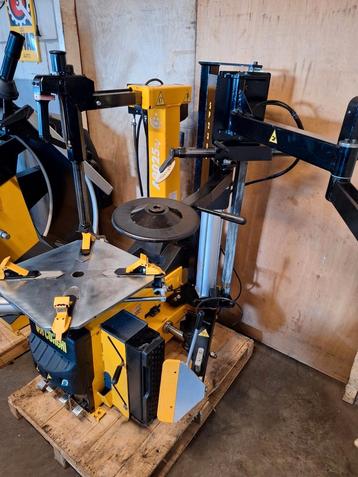 Banden apparaat Corghi a2025 hulparm bouwjaar 2020  beschikbaar voor biedingen