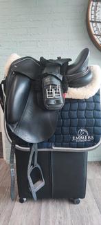 Prachtig Custom Advantage R 17 inch dressuurzadel, Dieren en Toebehoren, Paarden en Pony's | Zadels, Ophalen of Verzenden, Zo goed als nieuw