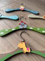 Kinder kledinghangers hout - 5 stuks, Kinderen en Baby's, Kinderkamer | Inrichting en Decoratie, Ophalen of Verzenden, Zo goed als nieuw