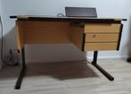 Vintage bureau met kantelbaar werkblad, Huis en Inrichting, Bureaus, Ophalen, Gebruikt