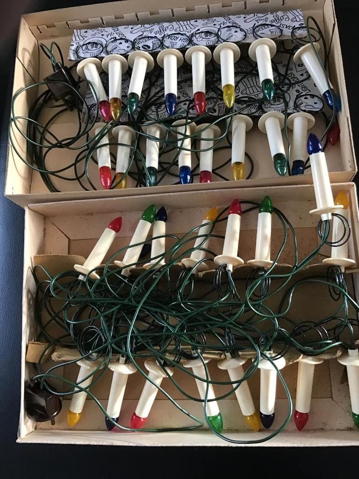 KERST RETRO KERSTVELICHTING MET GEKLEURDE LAMPJES, Diversen, Kerst, Gebruikt, Ophalen of Verzenden