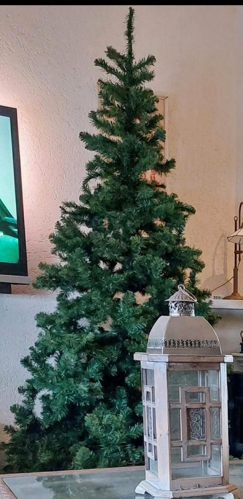 Triumph Kunstkerstboom Tuscan 230cm met rotan siermand, Diversen, Kerst, Gebruikt, Ophalen