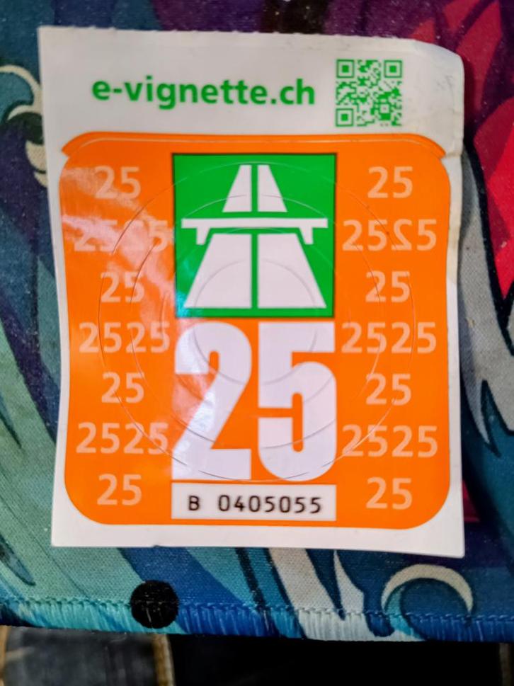 vignet zwitserland, 5 euro!, Tickets en Kaartjes, Autovignetten, Drie personen of meer