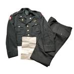 WWII US Pacific Officers Uniform Set Named, Ophalen of Verzenden, Amerika, Embleem of Badge