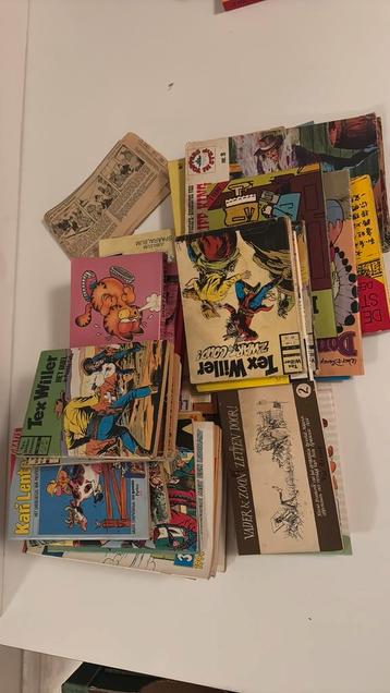 Kleine verzameling stripboeken beschikbaar voor biedingen