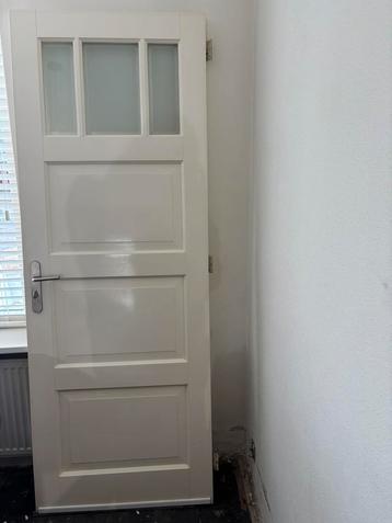 Binnendeur 210 x 77,5 beschikbaar voor biedingen