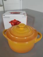 Le Creuset Mini Cocotte Nectar Nieuw, Huis en Inrichting, Keuken | Potten en Pannen, Ophalen of Verzenden, Nieuw, Overige materialen