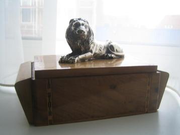 Fraaie antieke Venetiaanse presenteerdoos sigaretten beschikbaar voor biedingen