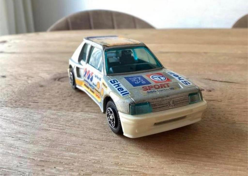 Peugeot 205 Turbo 16 schaalmodel Bburago, Hobby en Vrije tijd, Modelauto's | 1:43, Gebruikt, Auto, Overige merken, Ophalen of Verzenden