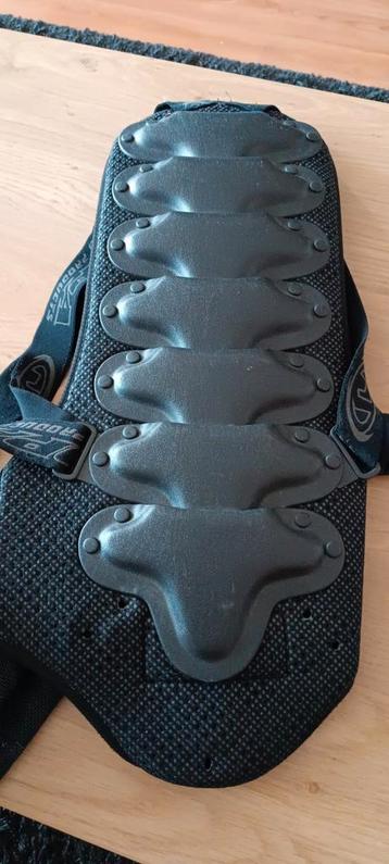 Rugprotector beschikbaar voor biedingen