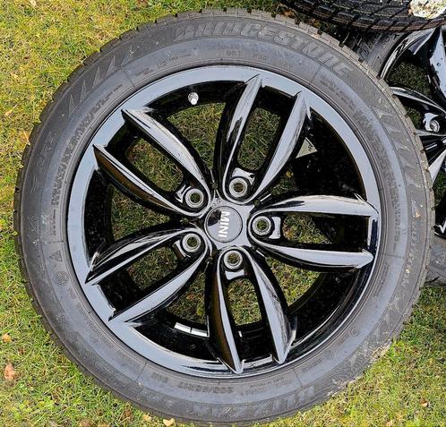 Bridgestone winterbanden + mooie velgen Mini Countryman, Auto-onderdelen, Banden en Velgen, Velg(en), Winterbanden, 17 inch, 205 mm