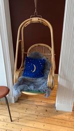 Vintage rotan hangstoel met ketting - Egg chair stijl, Huis en Inrichting, Ophalen, Gebruikt, Bruin, Hout