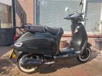 Zeer nette scooter met zeer weinig kilometers, Fietsen en Brommers, Ophalen