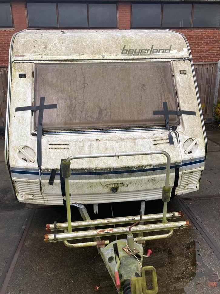 Beyerland caravan | 1997 | Onderdelen | Banden goed - Z Cros, Caravans en Kamperen, Caravans, Bedrijf, tot en met 4, Rondzit, Kip