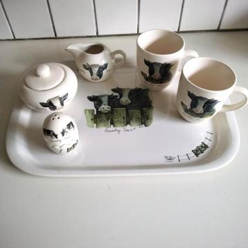 Jet country cows: dienblad, roomstel,2 mokken. Enz. beschikbaar voor biedingen