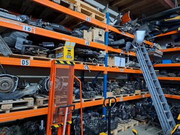 Te koop Subaru veel onderdelen van motor tot schakelaar  beschikbaar voor biedingen