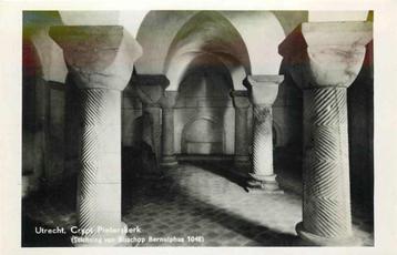 (377-461-035) Utrecht Crypt Pieterskerk beschikbaar voor biedingen