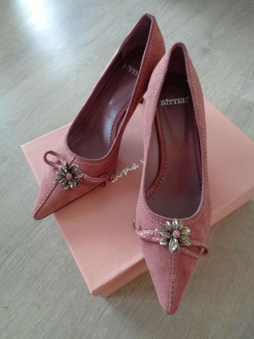Bitter oudroze leren pumps, maat 39, NIEUW, Kleding | Dames, Schoenen, Nieuw, Schoenen met lage hakken, Roze, Verzenden