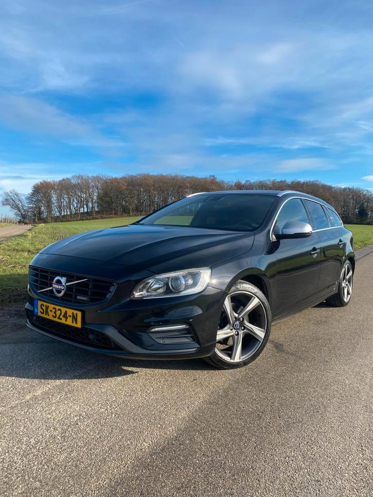 Volvo V60 D4 R-design, Auto's, Volvo, Particulier, V60, ABS, Airbags, Airconditioning, Bluetooth, Bochtverlichting, Boordcomputer