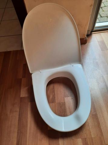WC Bril Verhoger beschikbaar voor biedingen